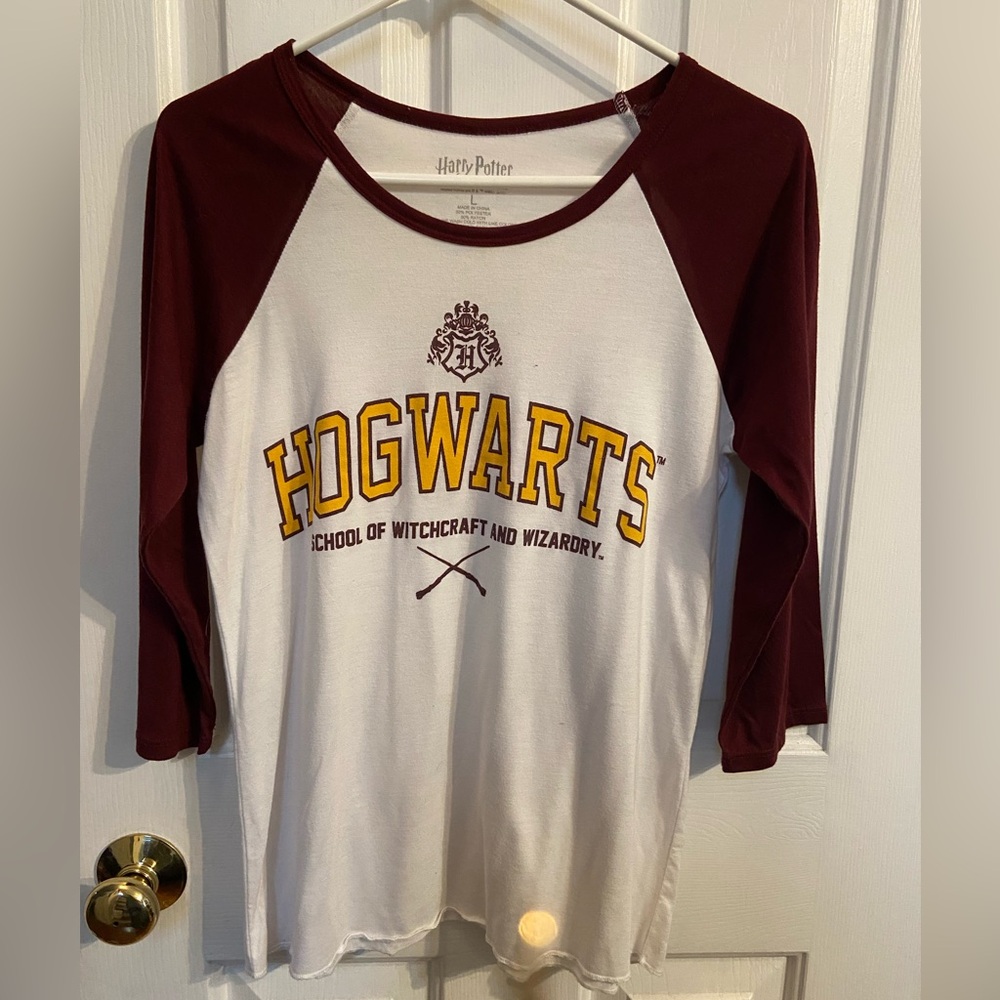 Hogwarts T-Shirt, 3/4 Length Sleeve. Size large for teens.